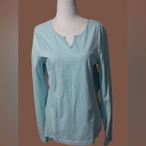 New "NWOT" DANSKIN Women's Top Workout Fitness, Long Sleeve  LG, Light Blue